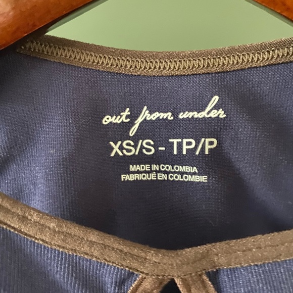 Blue and brown cutout crop top - Picture 2 of 2